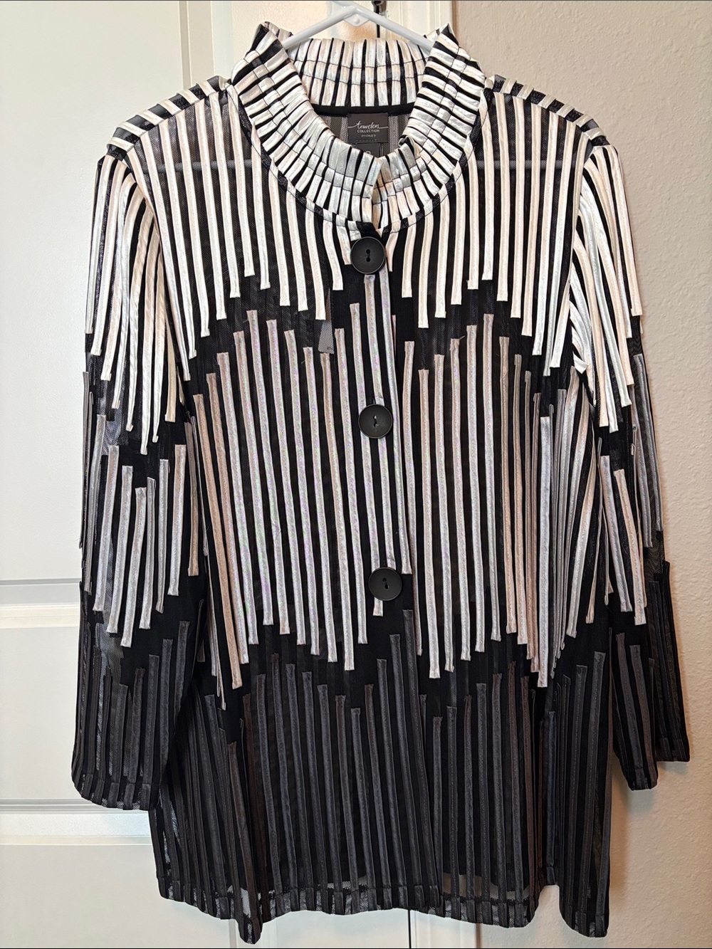 Travelers Collection by Chico’s NWT Black & White Striped Textured Button Jacket